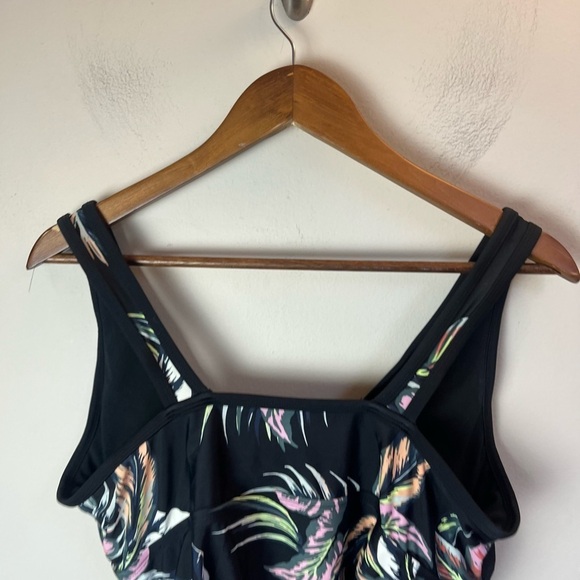 Kona Sol Women’s Black Floral One Piece Size 16W - Picture 4 of 5